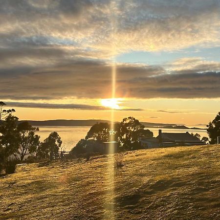 Wylah Cottage For A Peaceful Bruny Island Escape With Water Views, Fireplace & Wallabies Simpsons Bay Exterior foto
